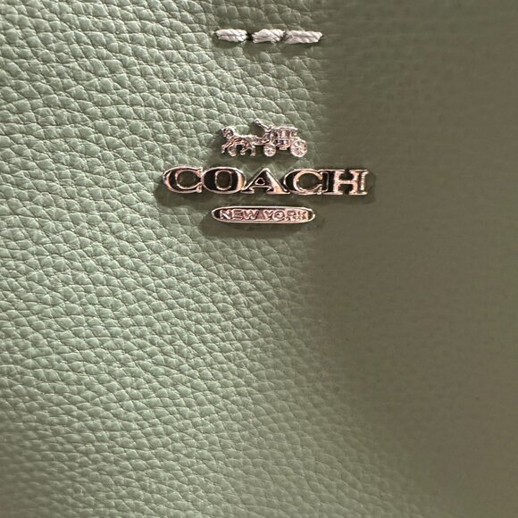 COACH TOWN BAG COACH CROSSBODY BAG GREEN COACH Small Leather Town Bucket Bag - Picture 3 of 4
